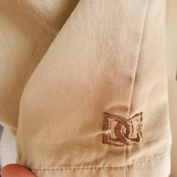 DC Apparel khaki shorts. Size 32 - Picture 5 of 5